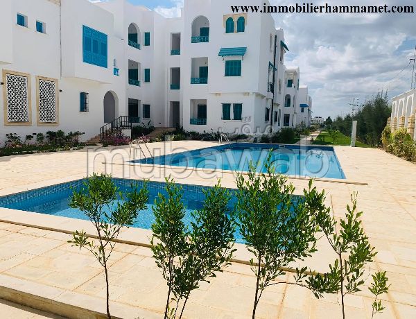 Vendita di un bell'appartamento a Yasmine Hammamet. 2 camere da letto. Servizio di concierge e piscina