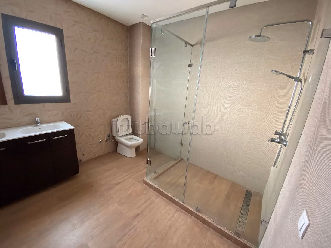 Luxury villa for rent. 6 Cabinet. Large swimming pool, General air conditioning.