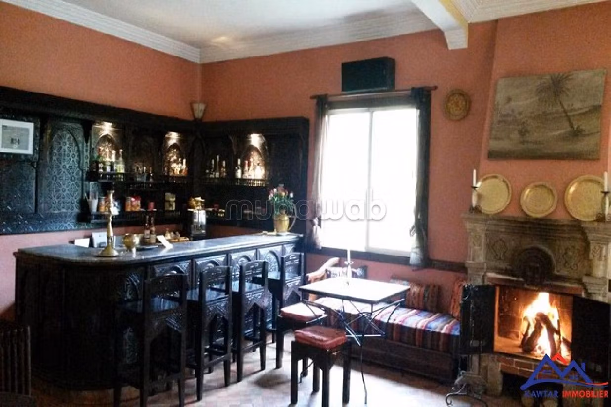 Splendid villa for sale. Dimension 1480 m². Garden and terrace