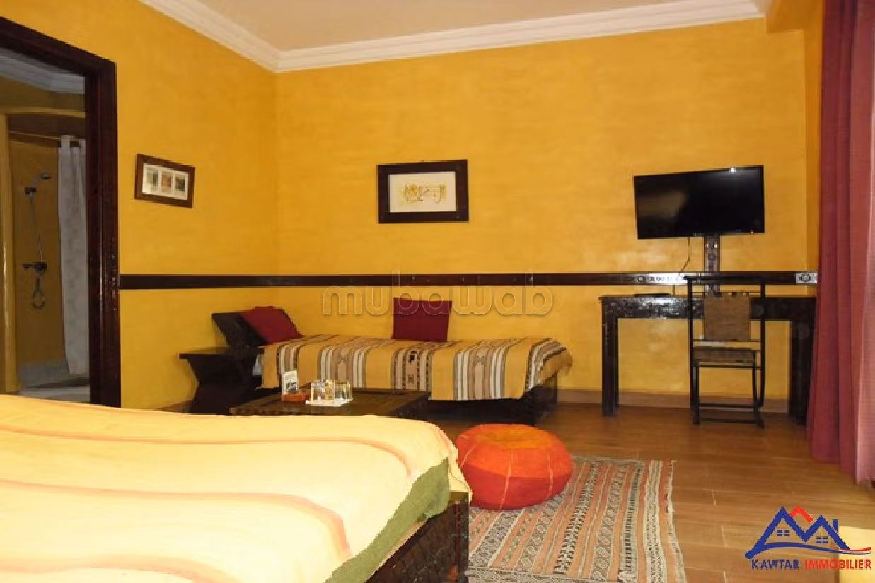 Splendid villa for sale. Dimension 1480 m². Garden and terrace