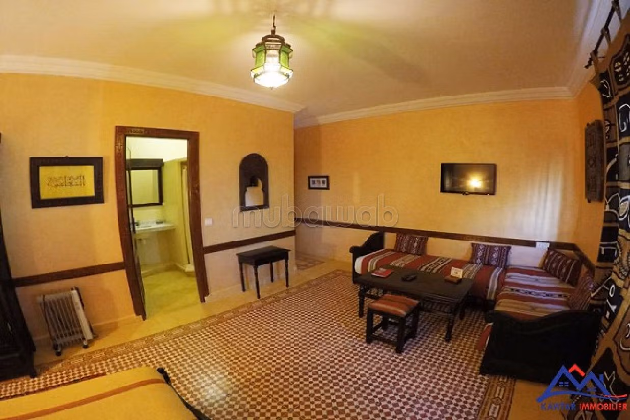 Splendid villa for sale. Dimension 1480 m². Garden and terrace