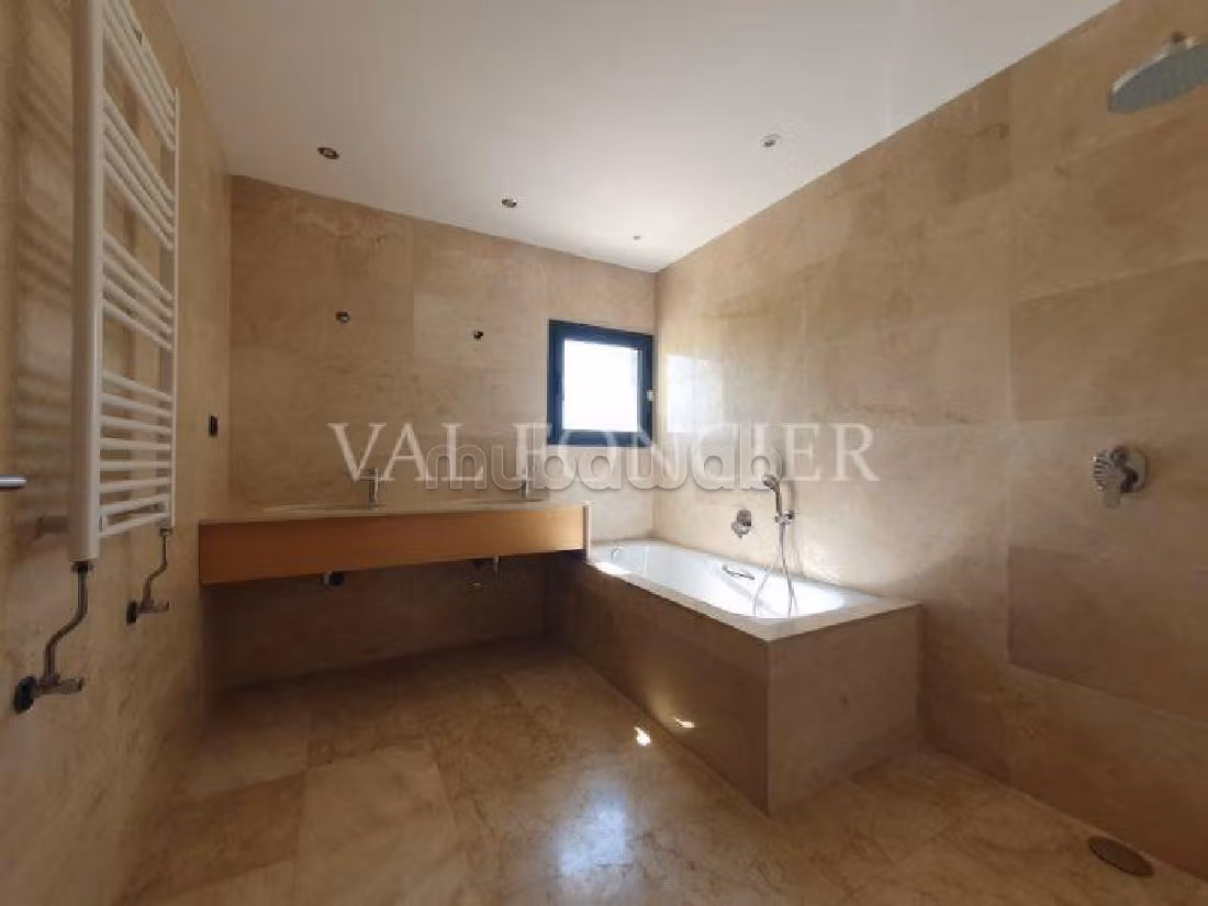 Location Villa Front De Golf 588m2 Avec Piscine Palmeraie Bouskoura