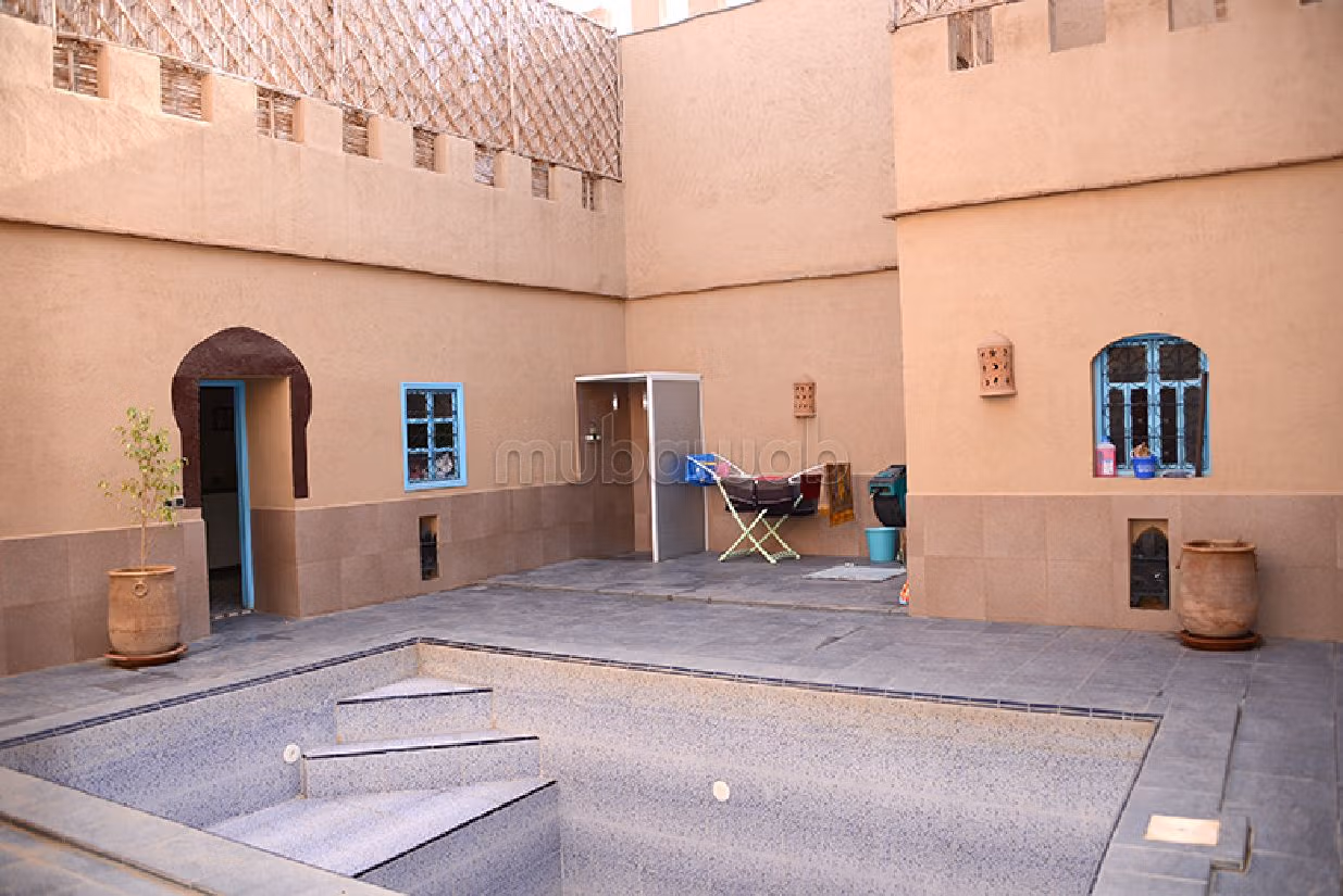 رياض ممتاز للبيع بتارودانت. 6 قطع مريحة. مفروشة.