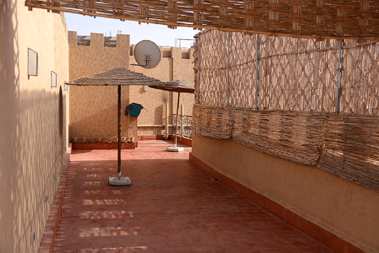 رياض ممتاز للبيع بتارودانت. 6 قطع مريحة. مفروشة.