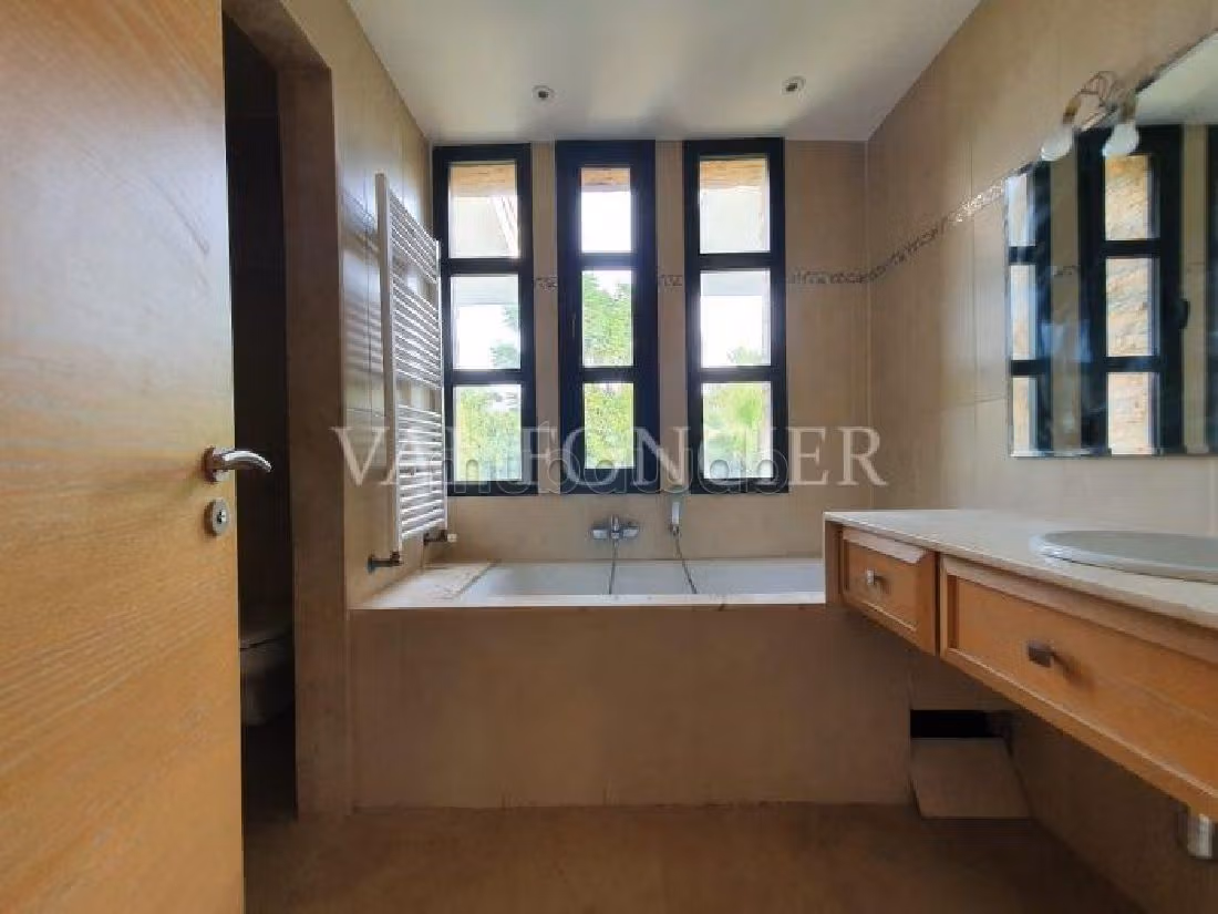 Location Villa 725m2 Avec Piscine, Palmeraie Bouskoura