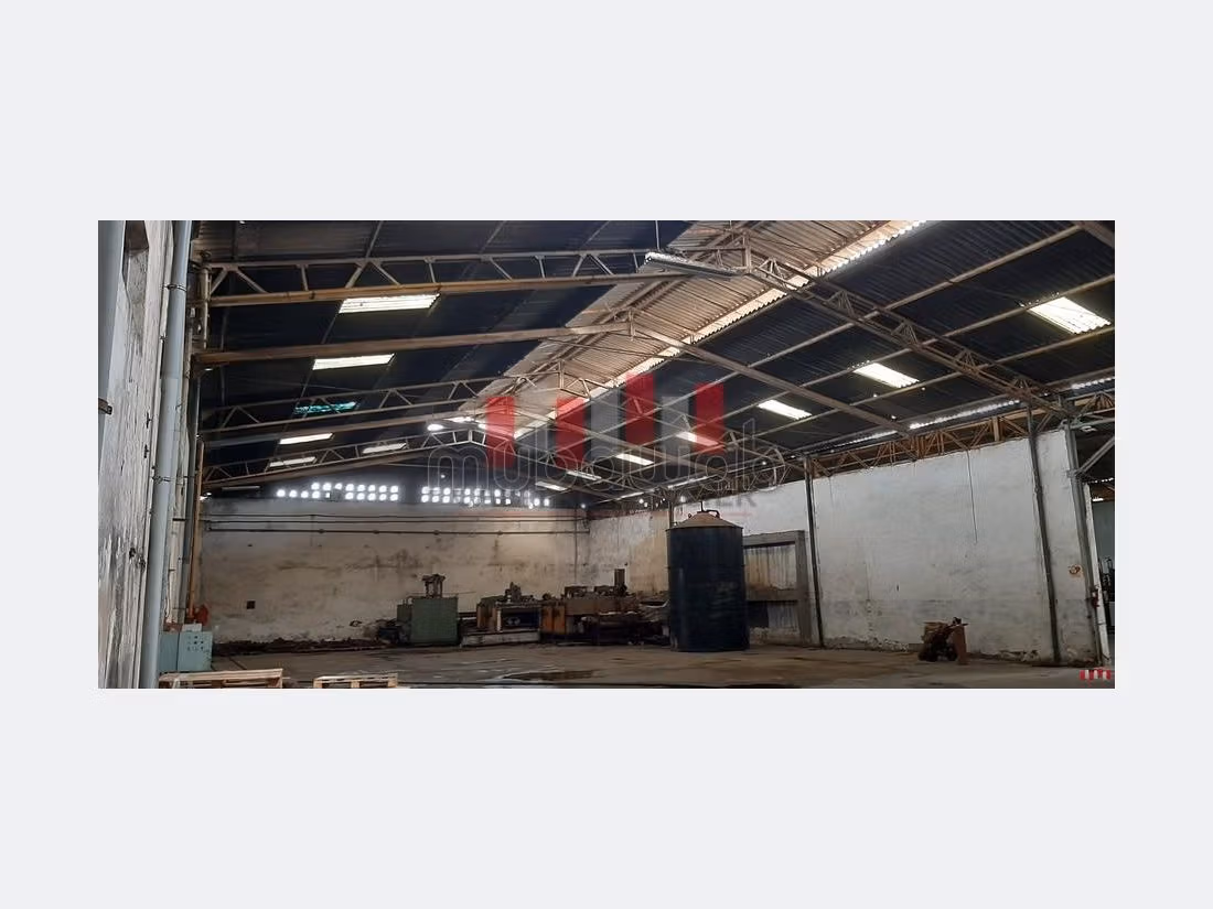 Oficinas y locales comerciales en venta. 1 dormitorio. Barrio seguro. 