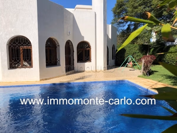 Superbe villa avec piscine et jardin à louer 
Rabat