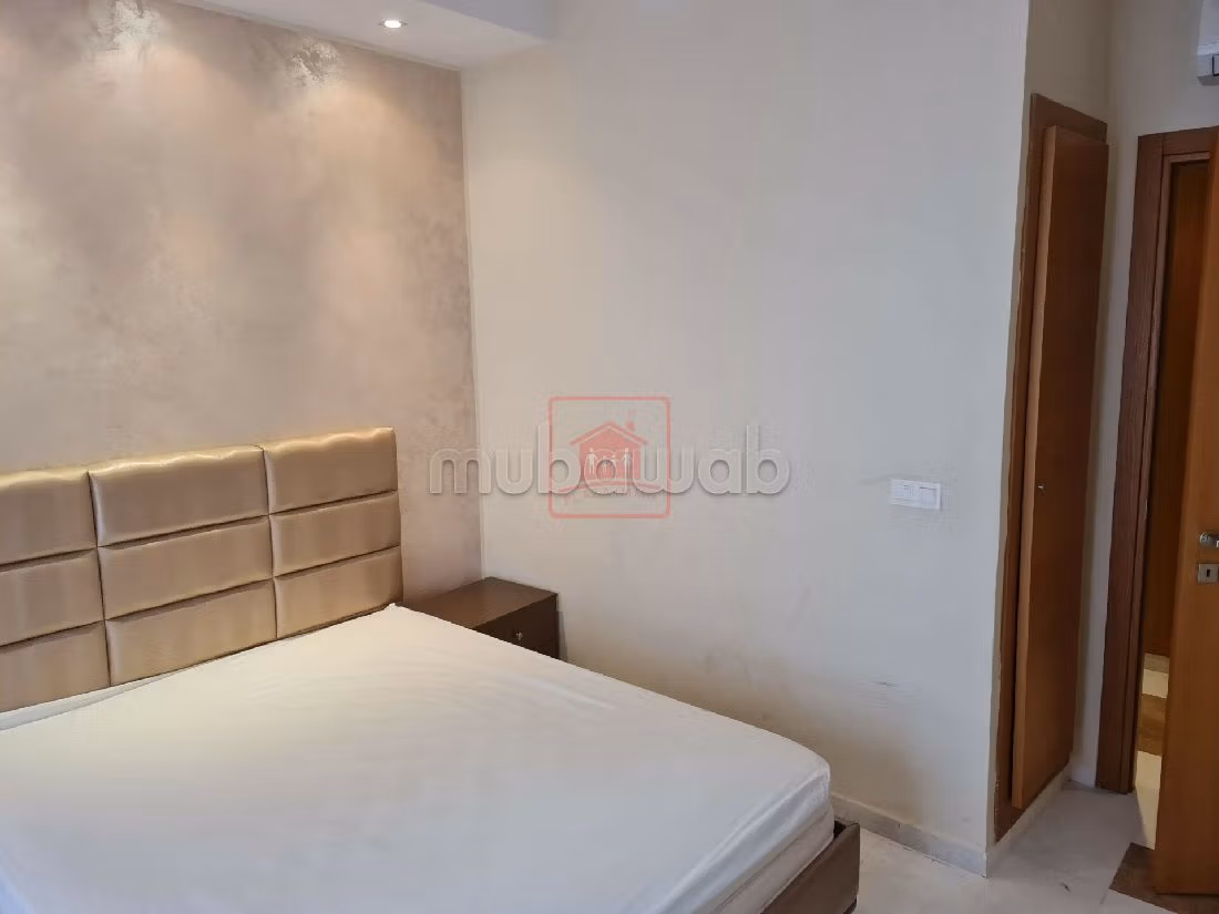 Rent an apartment. Total area 170 m². Storage unit.