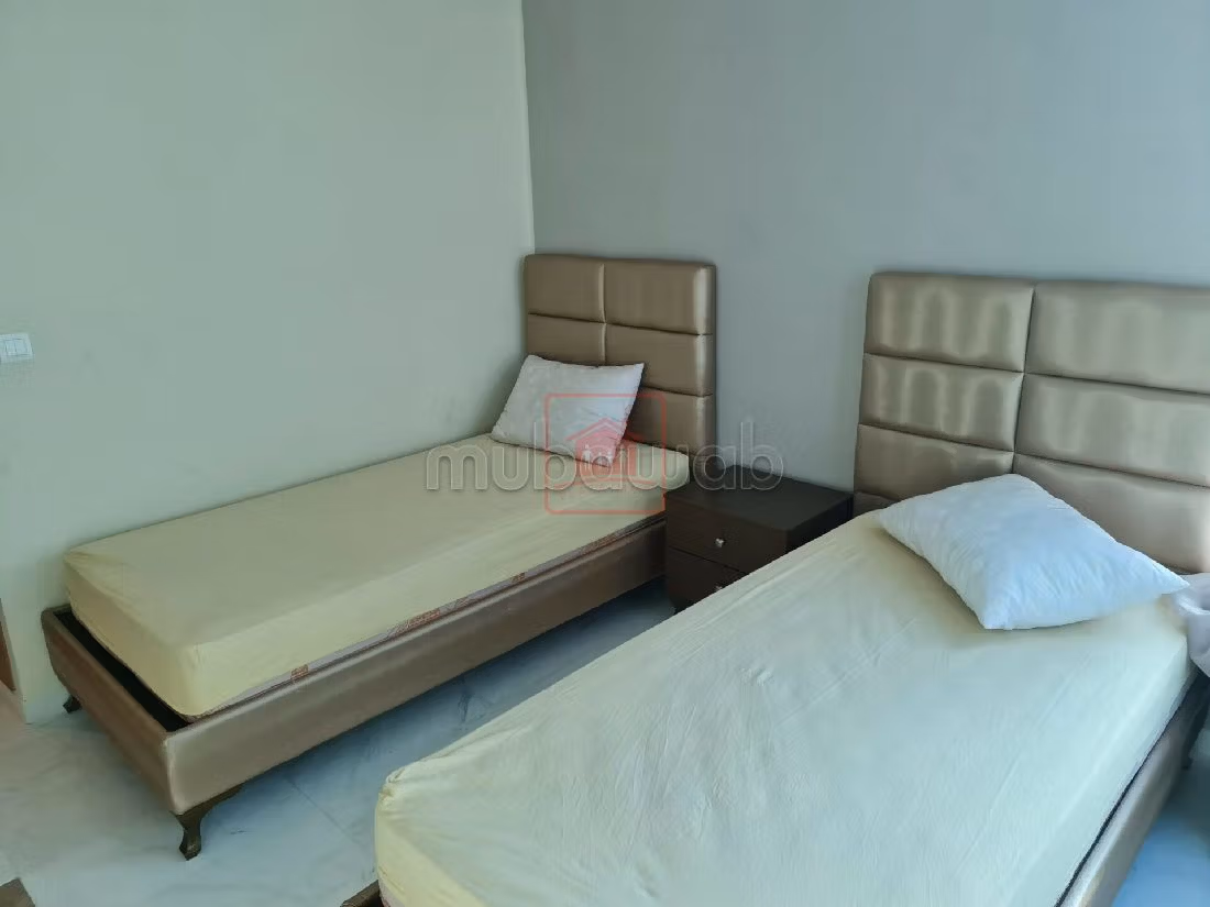 Rent an apartment. Total area 170 m². Storage unit.