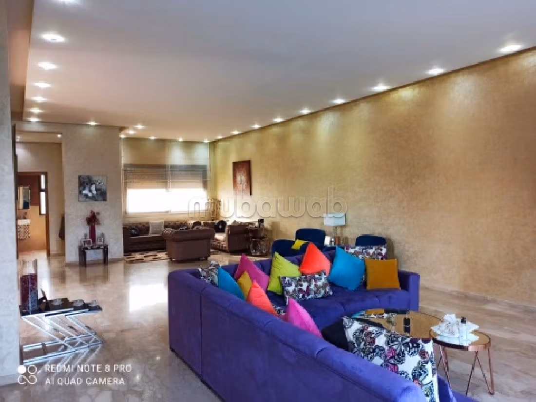 Fabulous villa for sale. 6 living areas. Exceptional mountain view, thermal insulation and soundproofing.