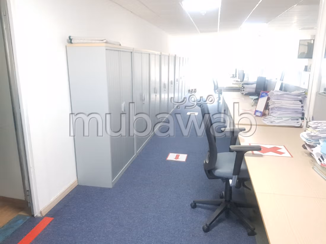 Oficinas en alquiler en Sidi Maârouf. Superficie 969 m². Ventanas de doble acristalamiento y calefacción central