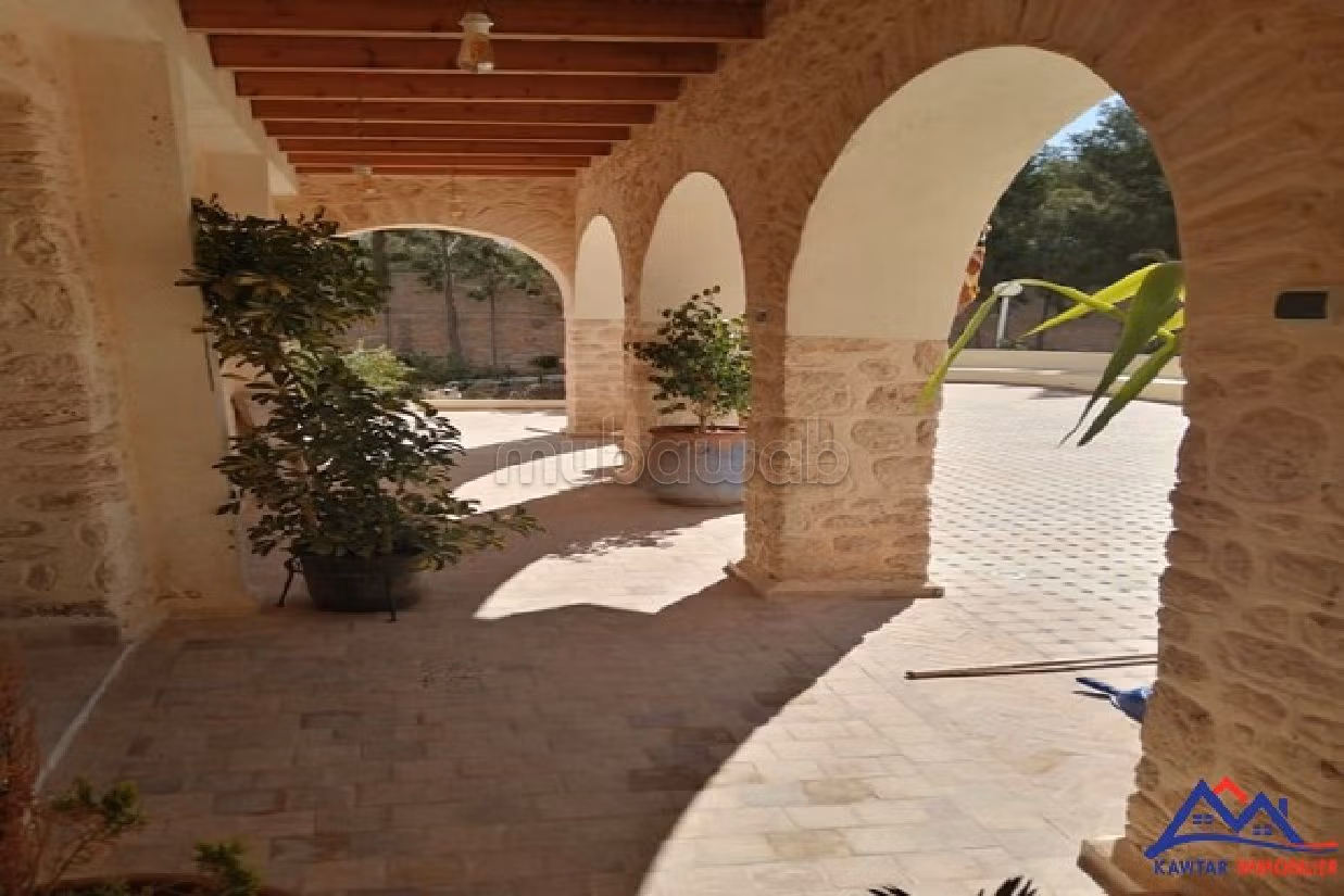 Magnifica casa di lusso in affitto a Ounagha. Superficie di 1000 m². Posto auto e terrazzo