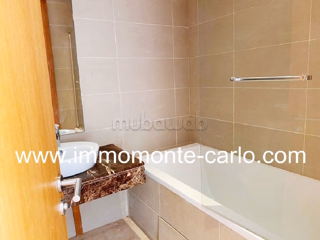 Appartementen huren in Souissi. 3 Kamers. Airconditioning en open haard