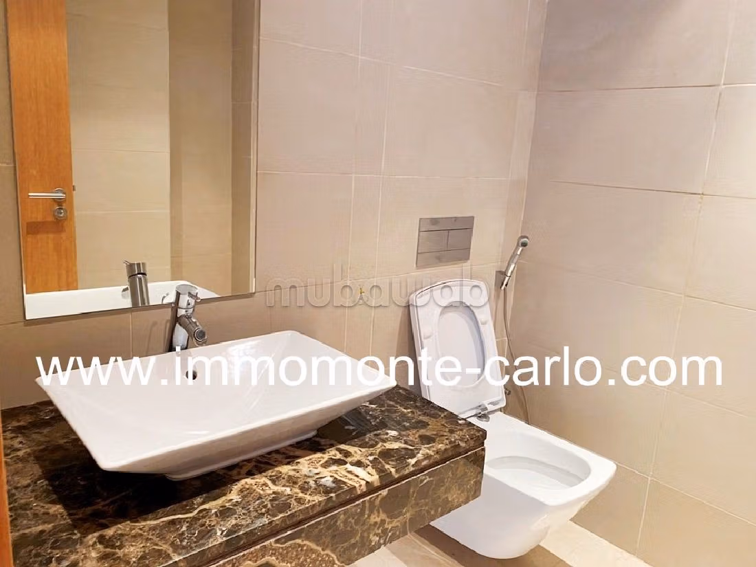 Appartementen huren in Souissi. 3 Kamers. Airconditioning en open haard