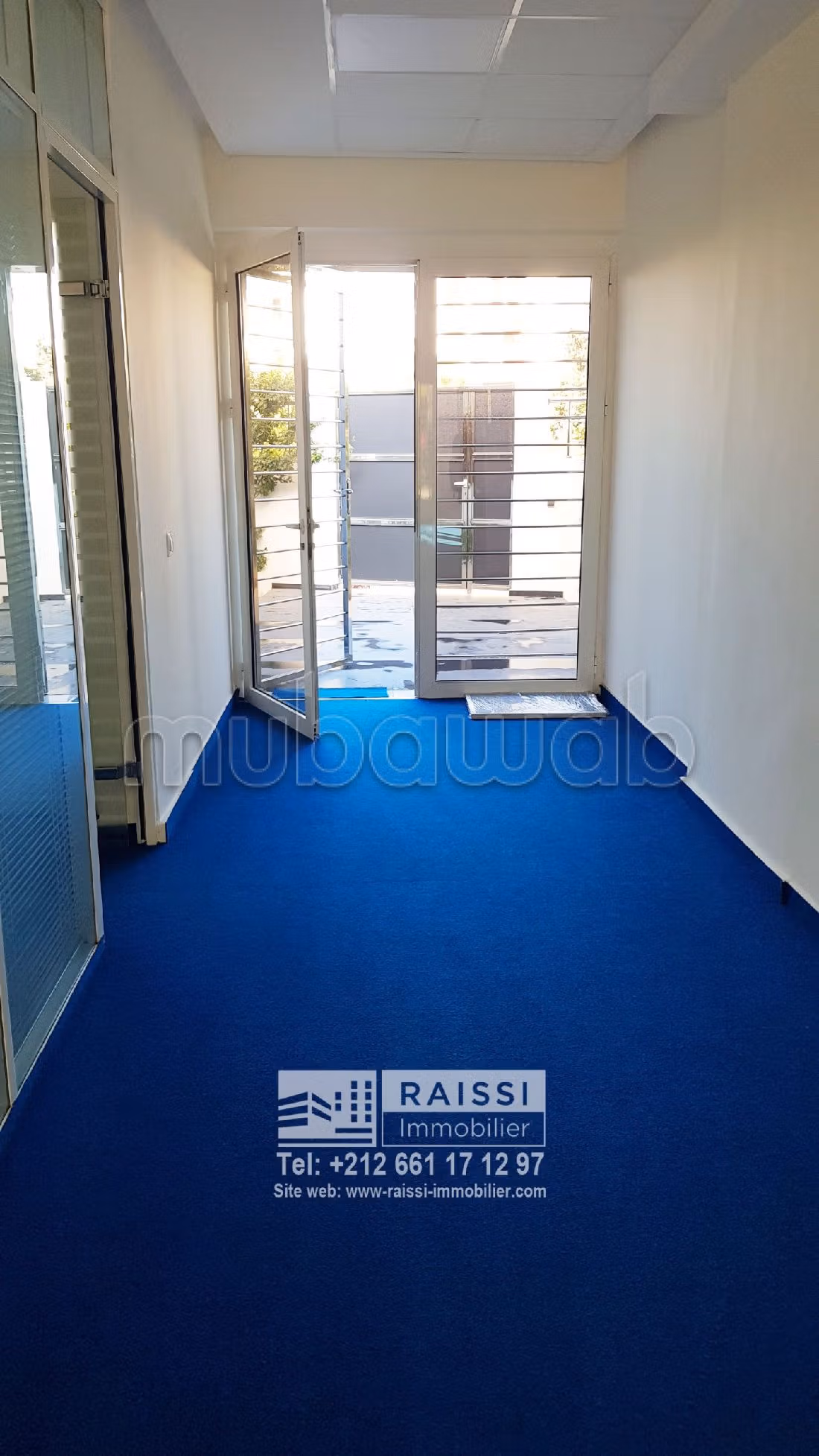 Comodo ufficio in affitto a Aviation - Mabella. Superficie 220 m². Garage e ascensore. 