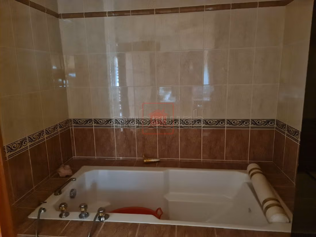 À vendre Penthouse Meublé avec Accès Indépendant