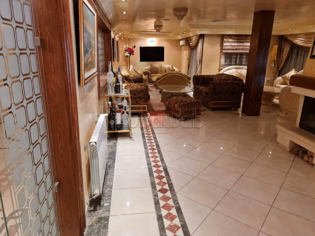 À vendre Penthouse Meublé avec Accès Indépendant