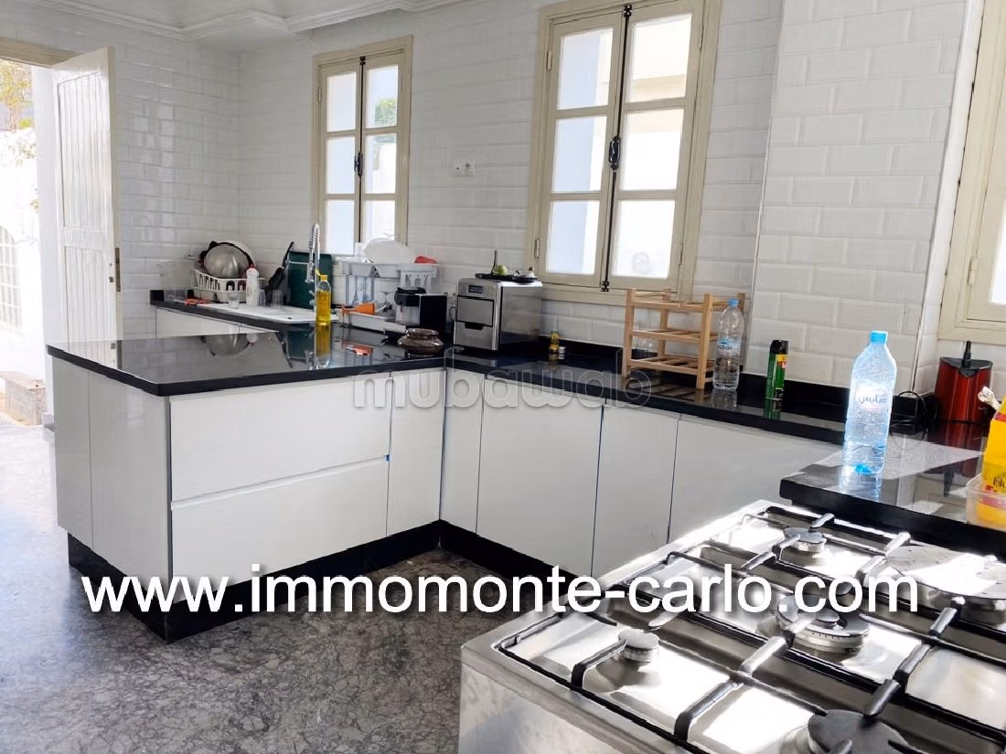 Nu huren: villa's en luxe woningen in Hassan - Centre Ville. Oppervlakte 400 m². Airconditioning en zwembad. 