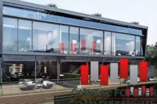 Locale commerciale in vendita a Anfa. Superficie 567 m². 