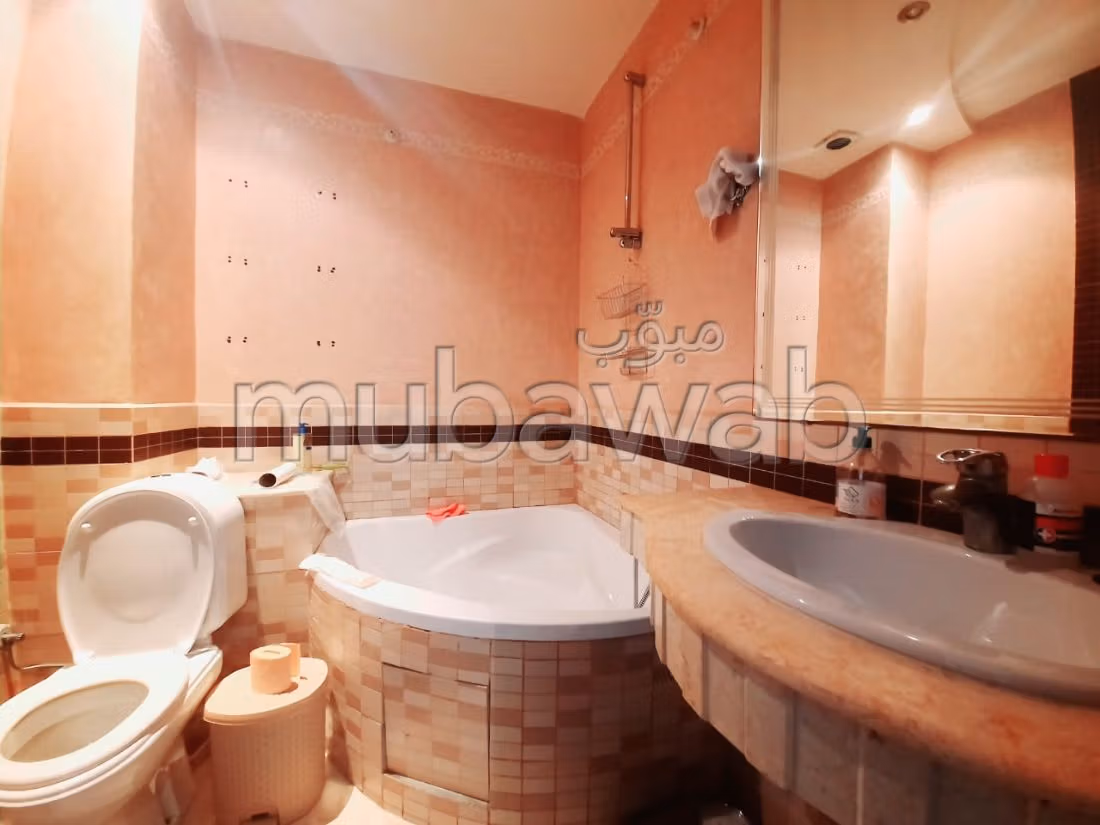 Apartment for rent in Bourgogne Ouest. 1 lovely room. Lift and parking spaces. 