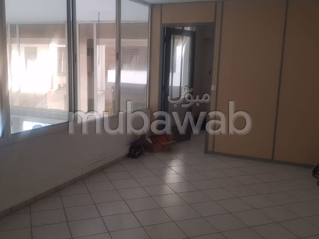 Local commercial LLC 78 de 820m² a gauthier