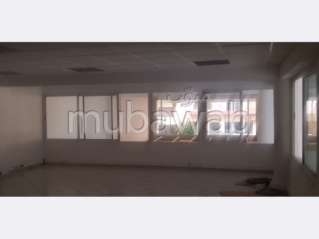 Local commercial LLC 78 de 820m² a gauthier