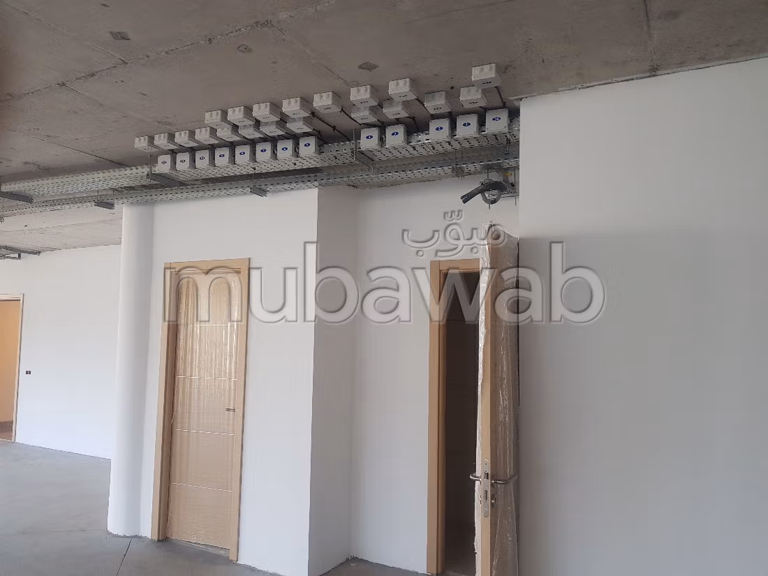 Plateau de Bureau LPB de 2300 m² à Sidi Maarouf