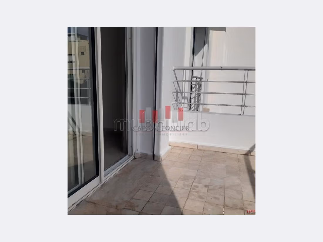 Bellissimo appartamento in affitto. Superficie 54 m². Posto auto e ascensore. 