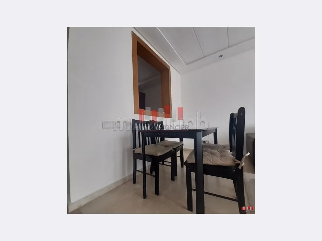 Bellissimo appartamento in affitto. Superficie 54 m². Posto auto e ascensore. 