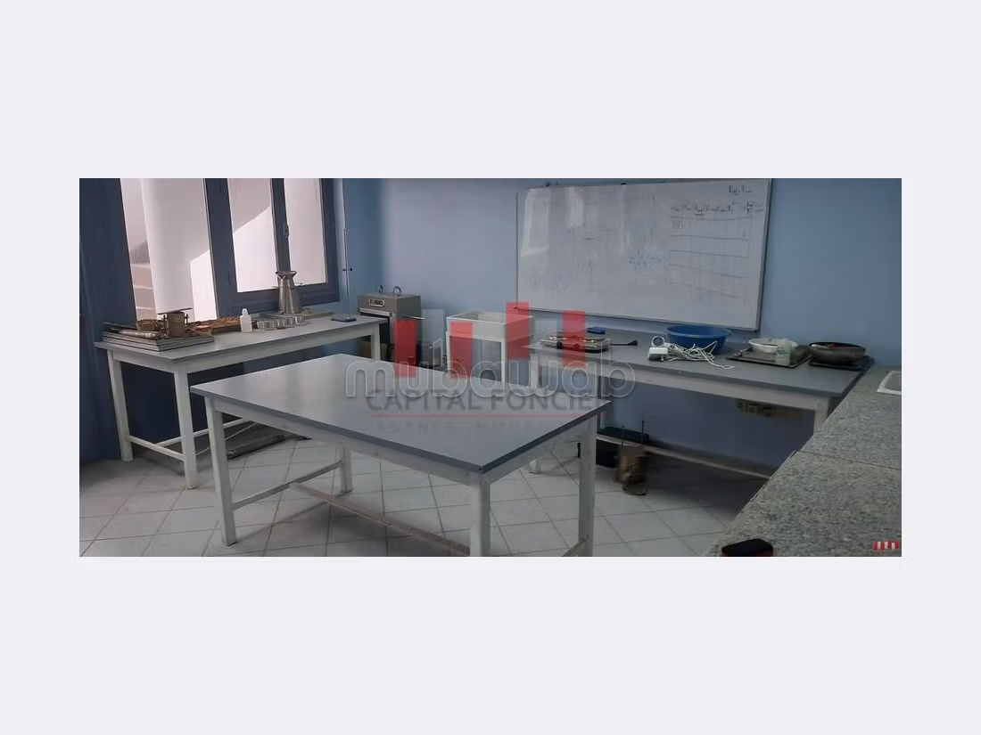 عقارات تجارية للبيع بوسط المدينة. المساحة الكلية 1300 م².