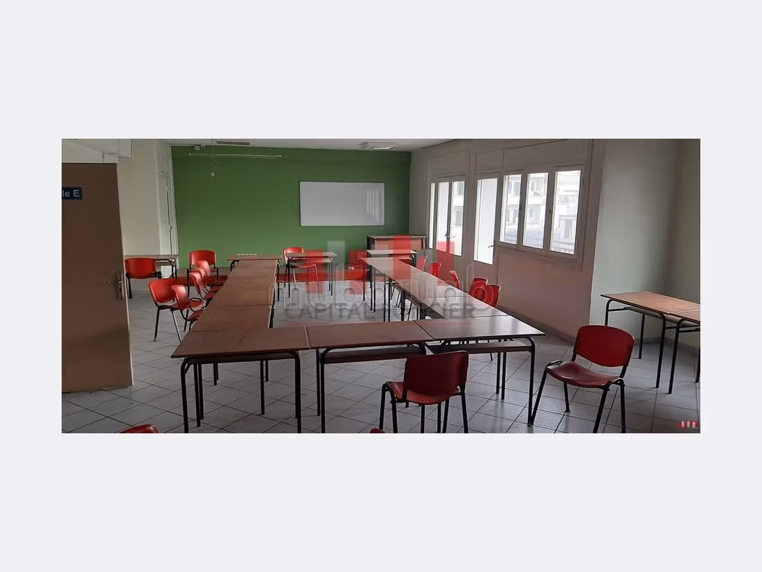 عقارات تجارية للبيع بوسط المدينة. المساحة الكلية 1300 م².