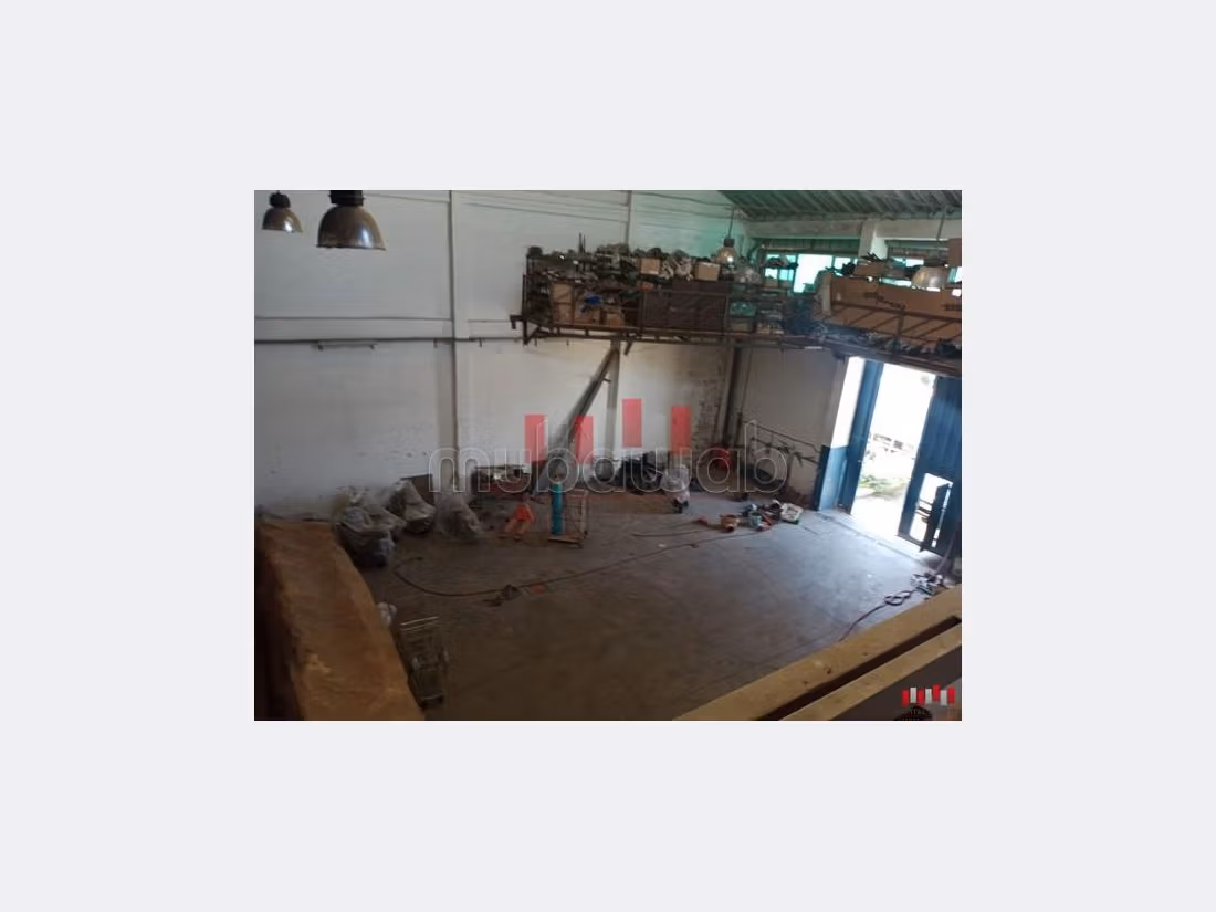 مكاتب ومحلات للبيع ببوسكورة. المساحة 1700 م². 