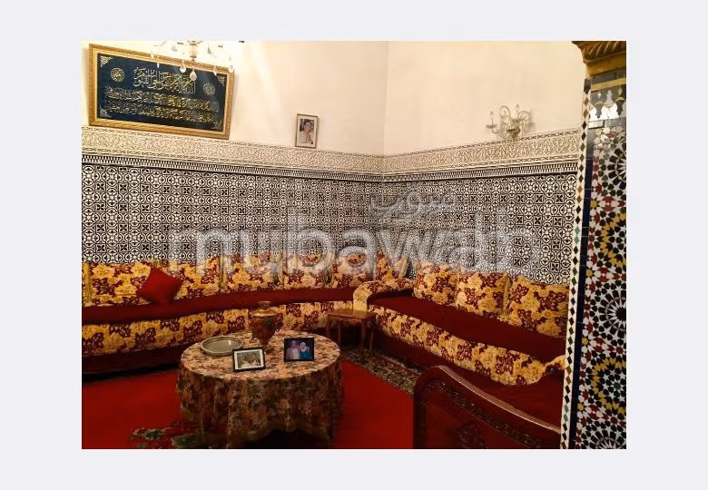 اشتري رياض رائع ب المدينة القديمة. المساحة الإجمالية 400 م². مطل على البحر. 