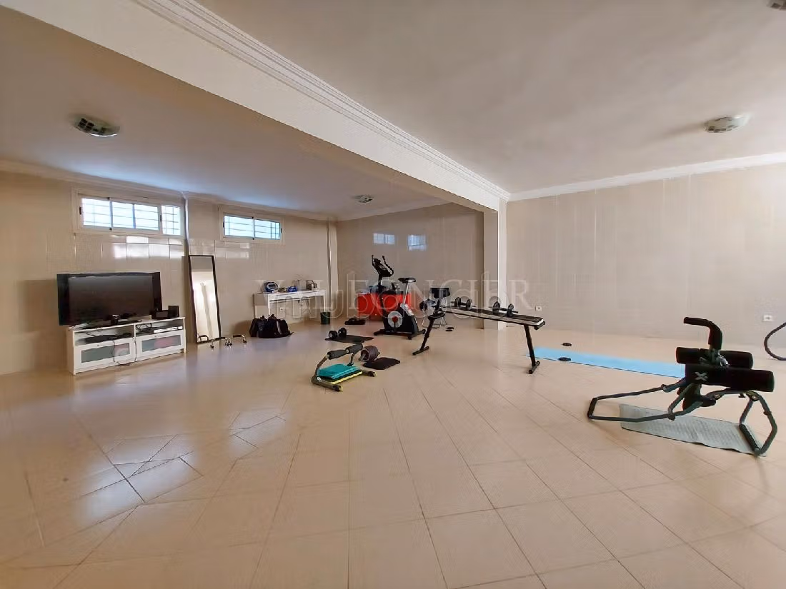 Luxury Villa for rent in Ain Diab. 10 Small bedroom. Green area, Balcony. 
