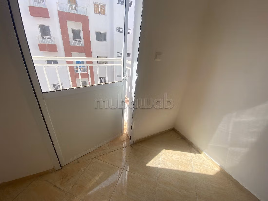 Bel appartement 64 m2 a hay salam