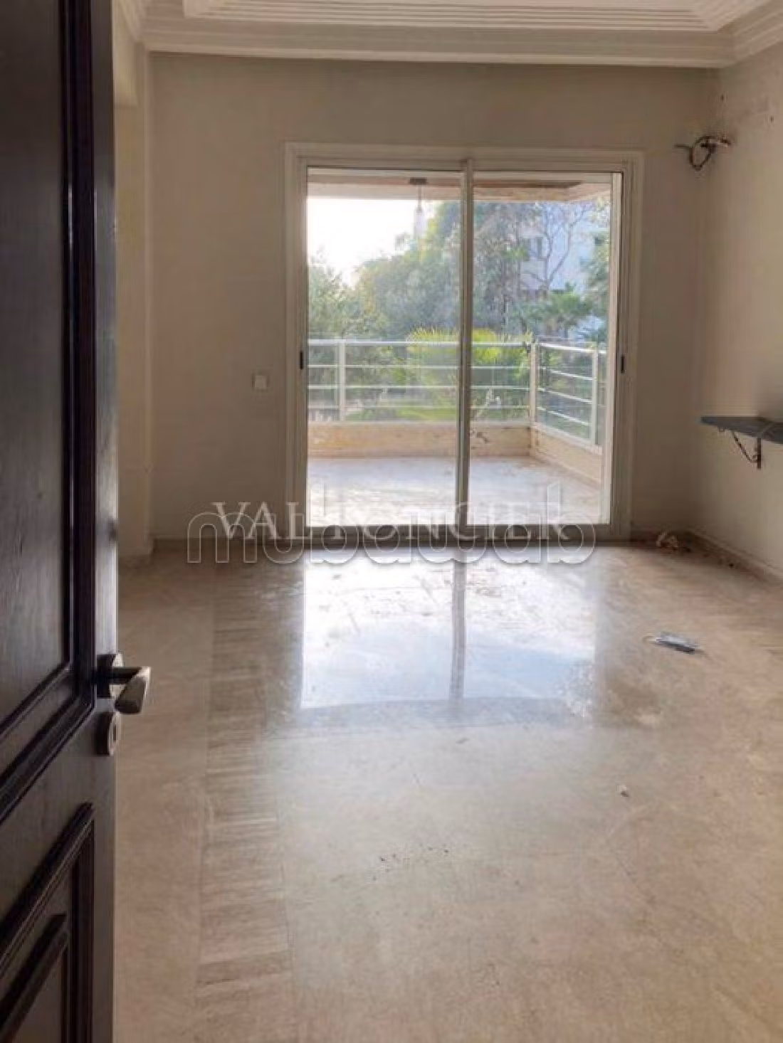 Fabulous apartment for sale in Ain Diab. 3 Dormitory. Large balcony. 