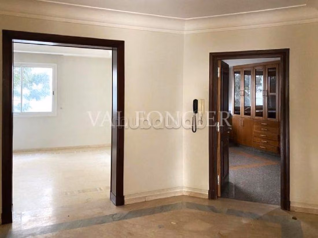 Fabulous apartment for sale in Ain Diab. 3 Dormitory. Large balcony. 