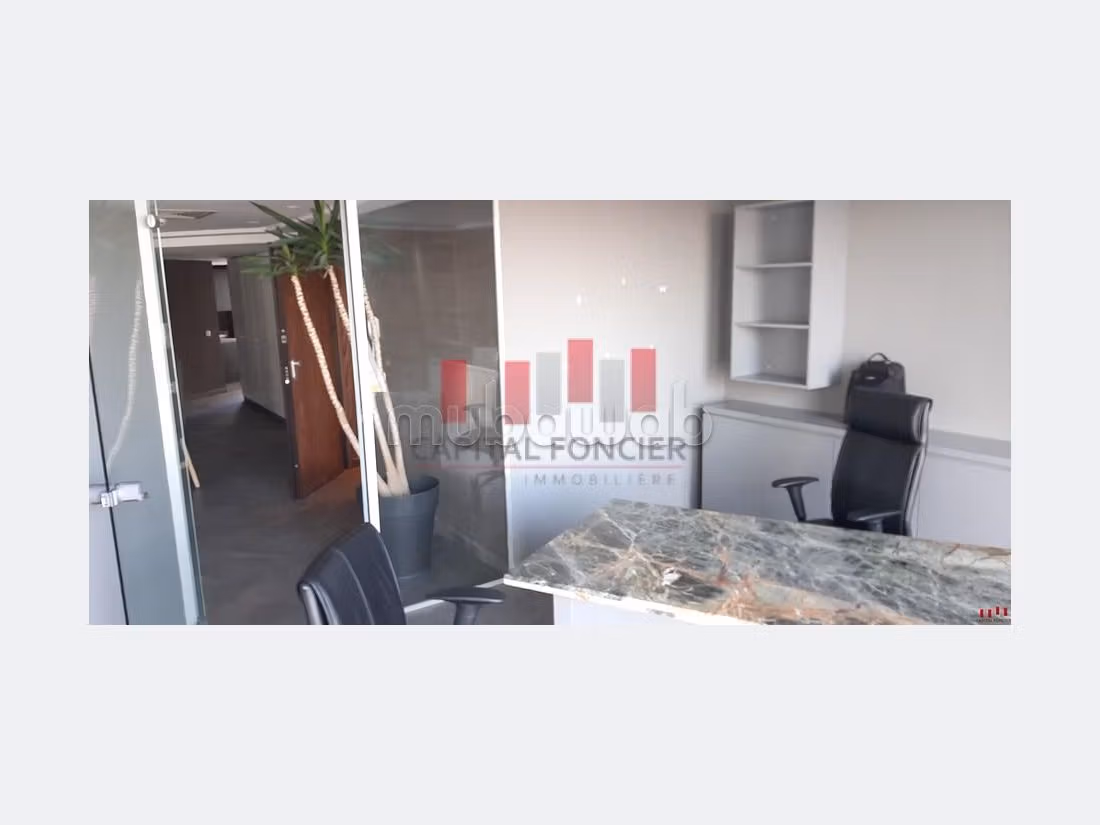 Vendita ufficio. Superficie totale 109 m². Aria condizionata. 