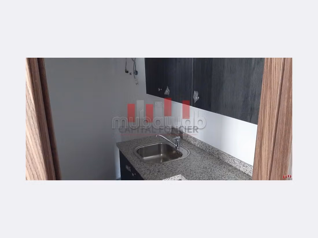 Vendita ufficio. Superficie totale 109 m². Aria condizionata. 