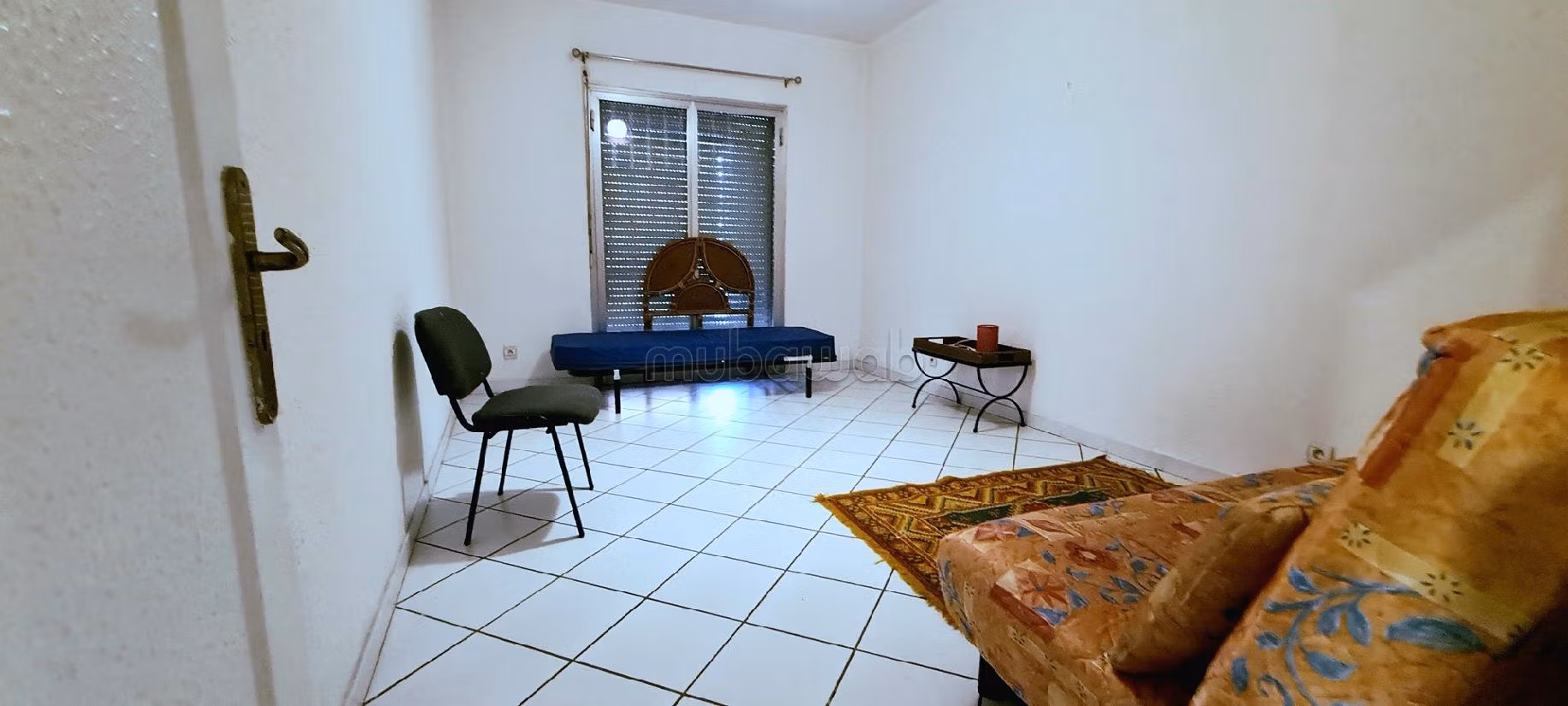 Oficinas en venta en Moulay Youssef. Pequeña superficie 120 m²;. Plazas de parking y terraza. 