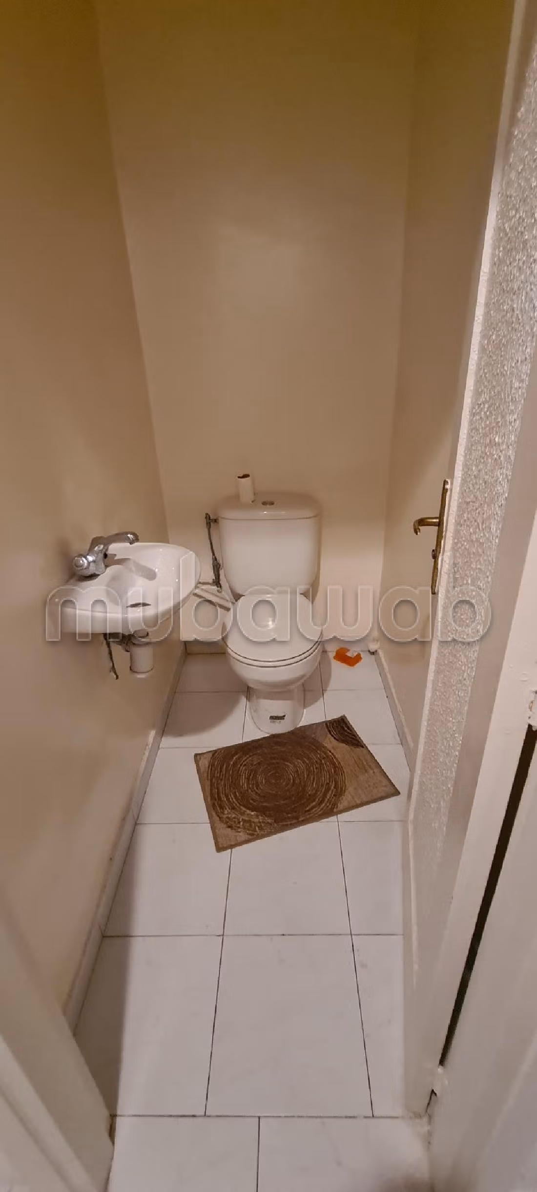 Oficinas en venta en Moulay Youssef. Pequeña superficie 120 m²;. Plazas de parking y terraza. 