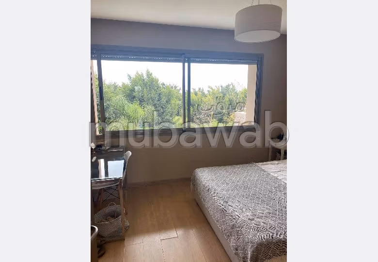 Straordinaria villa in affitto. 4 camere da letto. Piscina e servizio di concierge. 