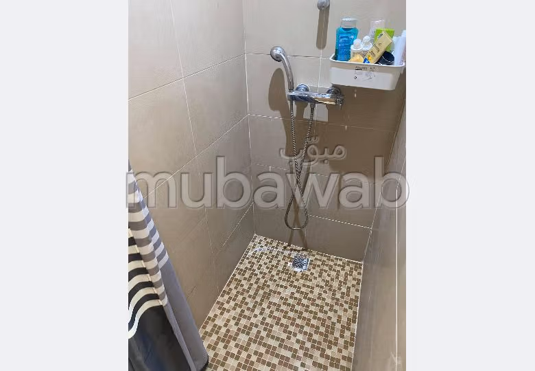 Straordinaria villa in affitto. 4 camere da letto. Piscina e servizio di concierge. 