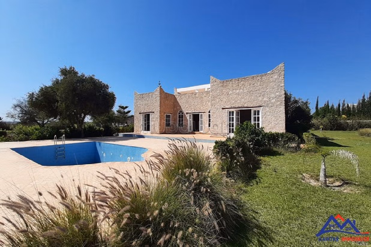 منزل فخم للبيع ب ادا وكرد. 4 غرف رائعة. مفروشة