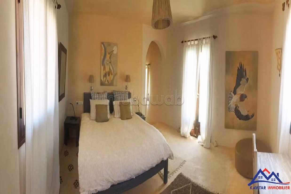 فيلا جميلة للبيع ب طريق آسفي. 5 قطع مريحة. المدفأة وحارس الإقامة