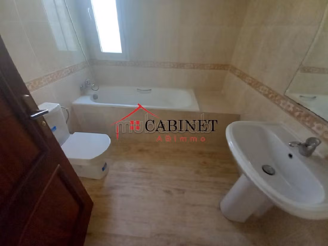 Superbe Villa en location à Souissi