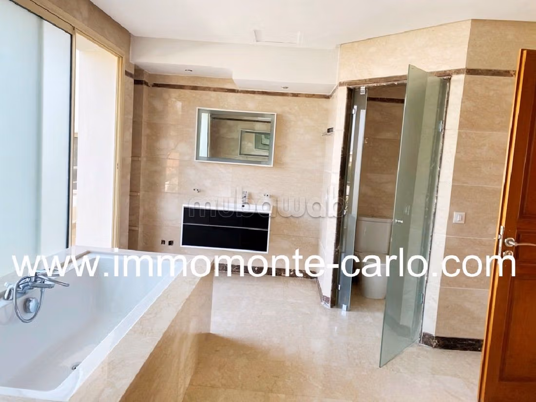 كراء فيلا ممتازة بالسويسي. 5 غرف جميلة. خدمات الكونسياج ، و تكييف الهواء