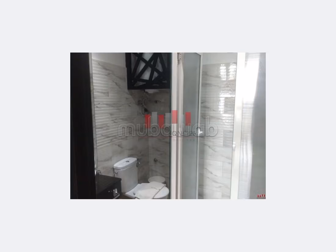 Hôtel R8 à la location au Centre ville en plein boulevard