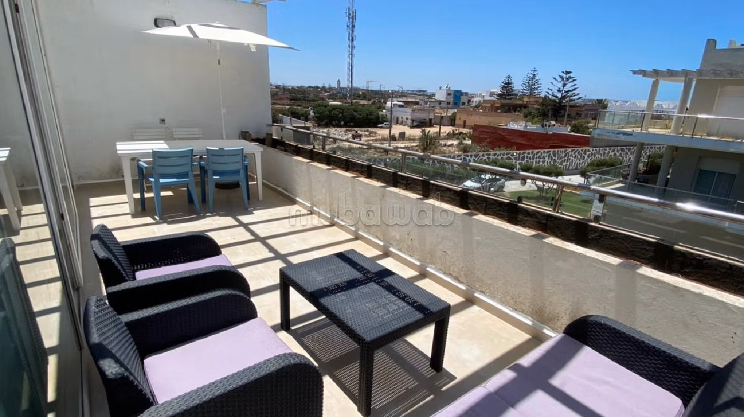 Rent an apartment. Area 120 m². Ample storage space. 