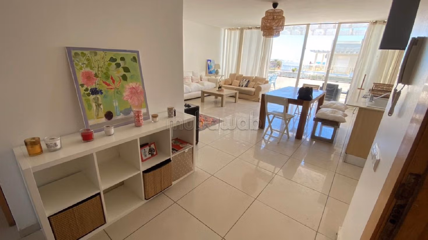 Rent an apartment. Area 120 m². Ample storage space. 